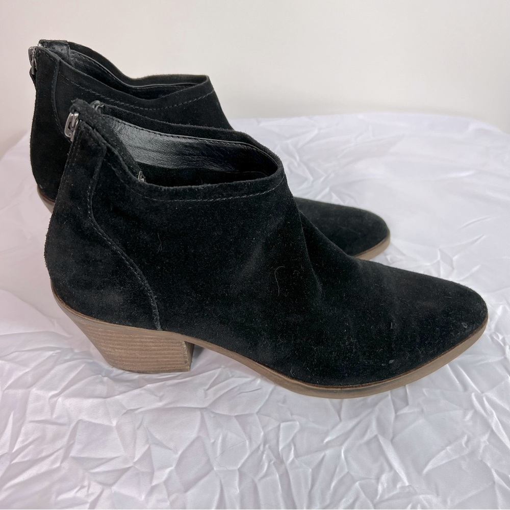 Dolce Vita suede booties-size 7.5